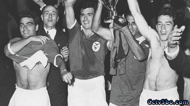 1961年欧冠决赛本菲卡3-2巴塞罗那夺冠