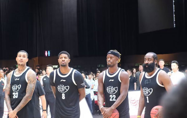 中国篮球明星队 104 - 128 国际篮球明星队