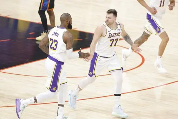 湖人的休赛期:修补内线短板,签下艾顿、斯玛特等悍将提升阵容深度