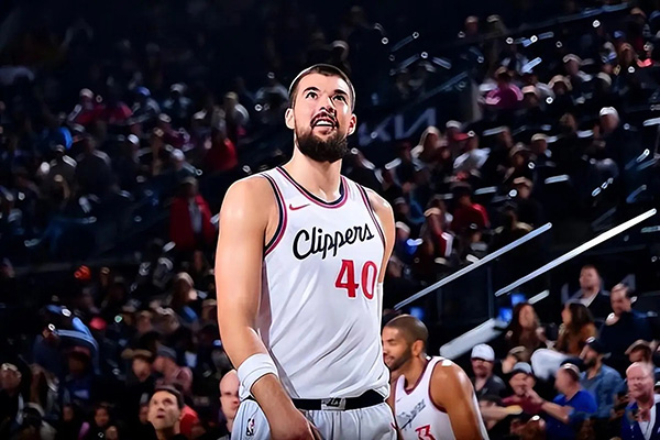 祖巴茨盛赞快船夏窗操作,直言球队纸面实力已达联盟顶级