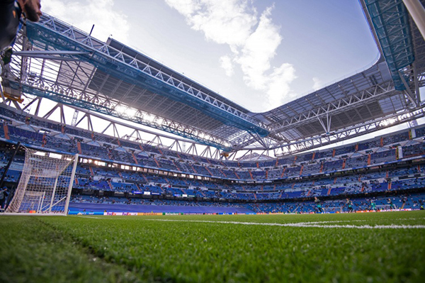 伯纳乌变“全年印钞机”：皇马年收入冲10亿+，TA称一天不休