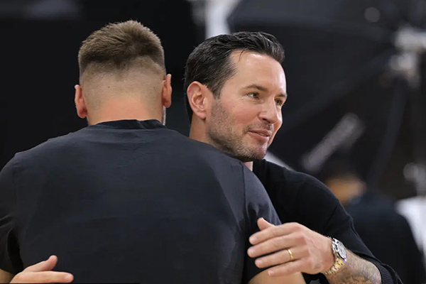 <a href=/lanqiu/lakers/ target=_blank class=infotextkey>湖人</a>迎战<a href=/lanqiu/timberwolves/ target=_blank class=infotextkey>森林狼</a>:东契奇里夫斯伤愈成关键