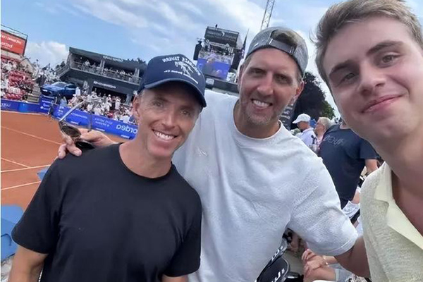 纳什:NBA传奇控卫的生涯与退休金揭秘