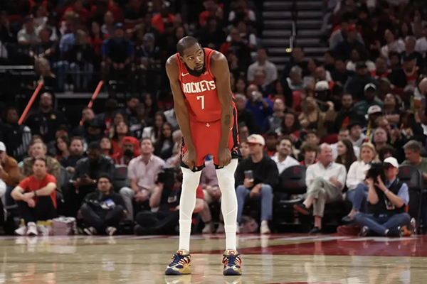 失误频发+防守崩塌,火箭5连胜终结不敌马刺