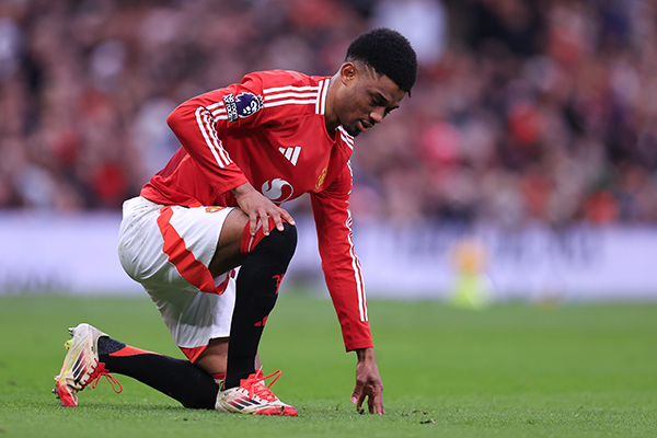 曼晚:阿玛德将赴非洲杯,曼联亟需引援补位,恐无人顶替其关键作用