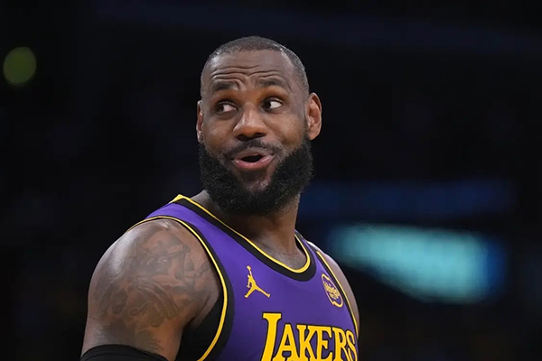 杜兰特哈登里程碑闪耀，詹姆斯仍立历史独一档之巅