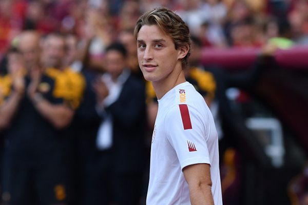 博维:拒绝西装爱战袍!自信“很快回来”引爆球迷期待