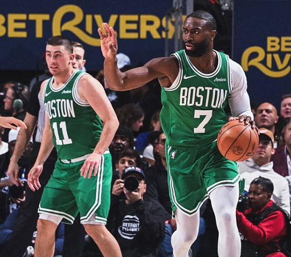 布朗29+4率绿军擒篮网 延续对篮网9连胜