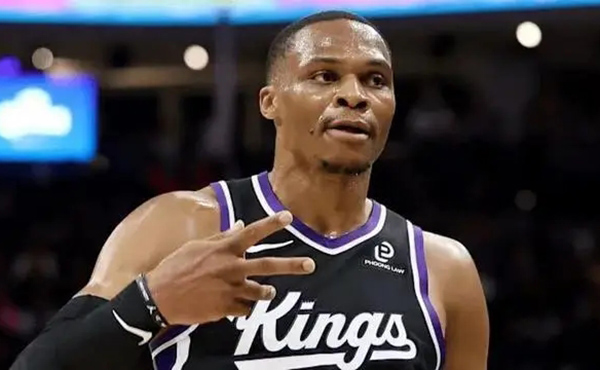 威少背靠背战灰熊达成1400记三分里程碑，成现役第三人