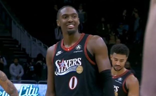 76人加时123-114胜雄鹿：马克西54+9封神，成东部首人