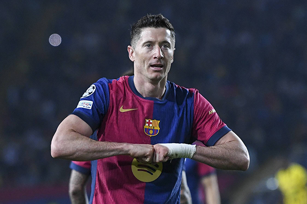 斯坦福桥警报再拉响！莱万历史2次交锋独造7球