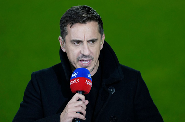 内维尔炮轰:5卫形同虚设!卢克-肖“磨洋工”演技拙劣