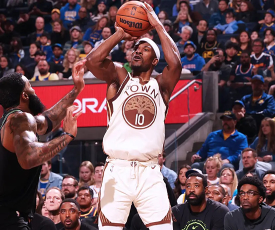 勇士104-96鹈鹕：巴特勒救主赢球仍暴露隐患