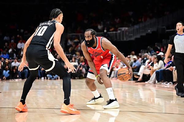 快船115-92胜老鹰终结连败 哈登创无罚球得分纪录