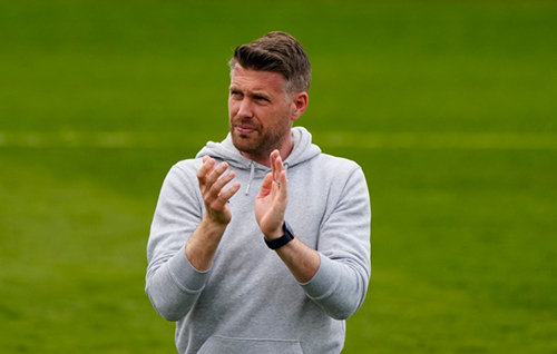 狼队主帅直面“魔鬼赛程”：疲惫是常态，稳定才是解药