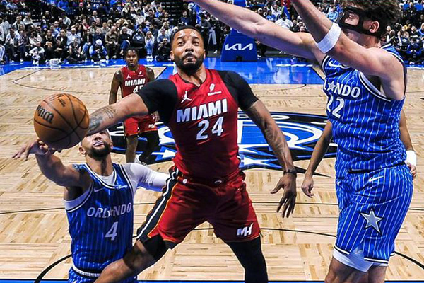 <a href=/lanqiu/magic/ target=_blank class=infotextkey>魔术</a>106-105险胜热火:小瓦格纳领军双杀