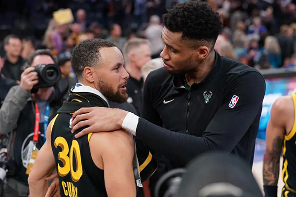 火箭三球员合同性价比评析：范弗利特领衔，卡佩拉处境尴尬