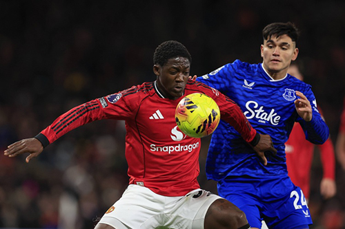 罗马诺：切尔西抢赢10队截胡天才宗戈，梅努仍被众豪门围猎