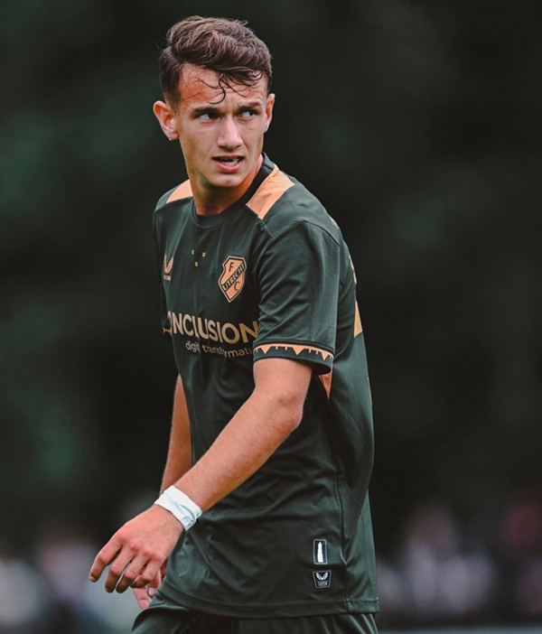 斯内德血脉续写!小斯内德荷乙首发,乌德勒支青年队首秀登场