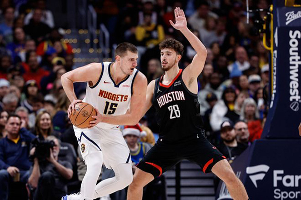 火箭丹佛高原惜败掘金:最后时刻争议判罚+阵容短板成输球关键