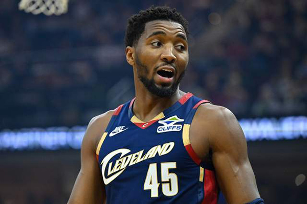 骑士主场迎战公牛前瞻：三天两战再交锋，骑士欲复仇伤病成隐患