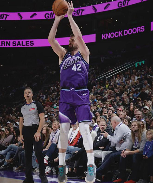 37岁乐福十天两爆发！16+16梦回巅峰，爵士留老将成明智之举