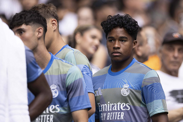 记者确认:恩德里克纯租借加盟里昂,身披9号无买断条款