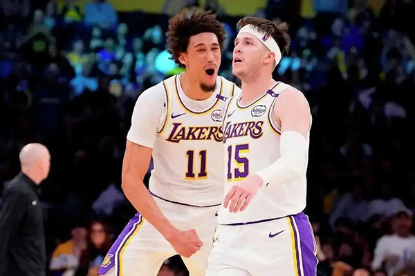 湖人的豪赌：里夫斯成筹码追逐字母哥，欲重塑西部格局