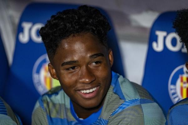 队报：里昂强攻一月锁死恩德里克，球员被蓝图彻底征服