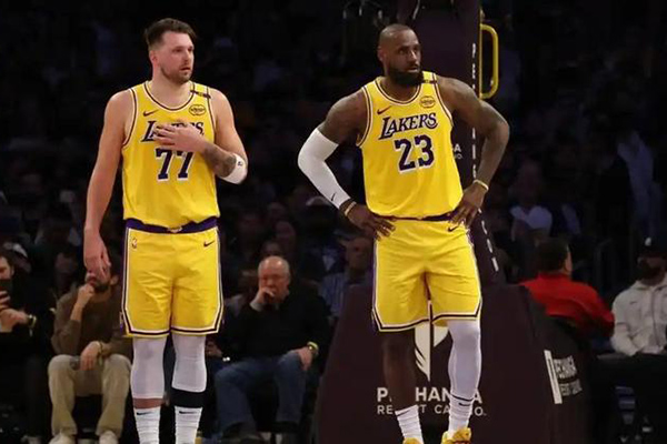 湖人圣诞惨败三连败,内讧疑云四起引变动危机