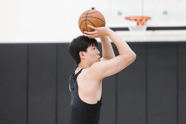 杨瀚森获出场机会,开拓者轮换与交易流言暗藏玄机