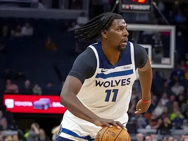 森林狼35分血洗公牛,里德封神背后藏东西部格局密码