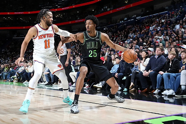 尼克斯险胜鹈鹕豪取三连胜,鹈鹕四连败跌至西部垫底