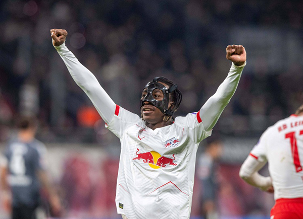 德天空：红魔+拜仁+巴黎抢购迪奥曼德，莱比锡标价1亿欧寸步不让