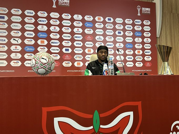 卢克曼回应奥斯梅恩冲突：赢球才是重点，其他无所谓