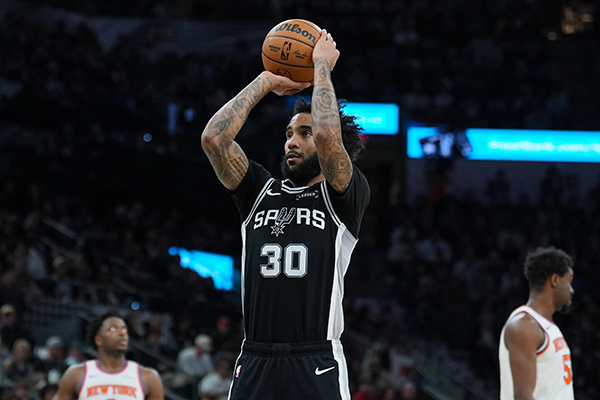 马刺险胜凯尔特人 东西部次席对决分出胜负