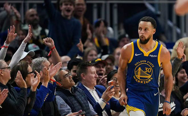 勇士轻取开拓者止连败 库里手感低迷仍送10助 梅尔顿23分成奇兵