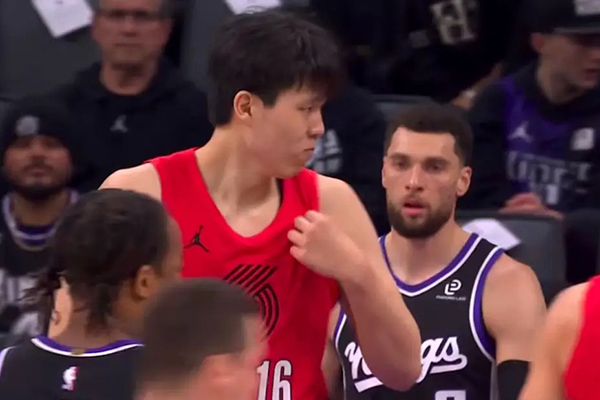 杨瀚森首节秀细腻勾手 开拓者客场战国王获教练认可