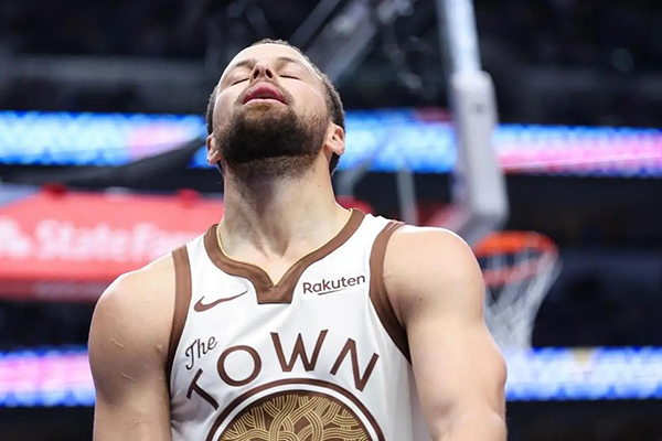 勇士负残阵独行侠 库里原形毕露，巴特勒缺席成致命伤