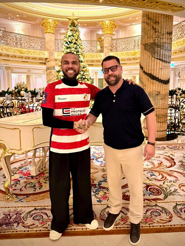 葡媒炸锅：42岁阿尔维斯复出，亲自下场踢自己控股的葡丙队