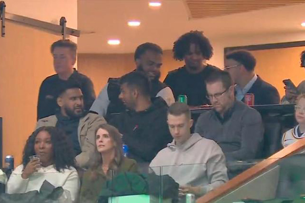 东契奇暖心回馈老东家球迷,湖人客战独行侠再现温情