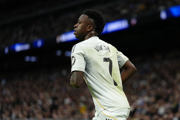 TA独家：维尼修斯开口要3000万欧年薪+皇马史无前例续约签字金