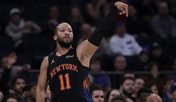 尼克斯豪取三连胜升至东部第三，国王六连败深陷低谷