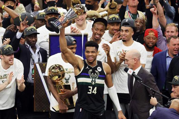 字母哥潜在交易解析:或将加盟勇士,雄鹿开启重建之路