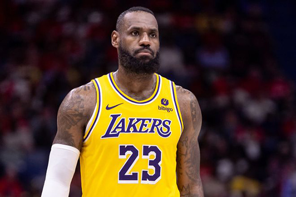 41岁詹姆斯成联盟哄抢焦点 退役传闻引热议