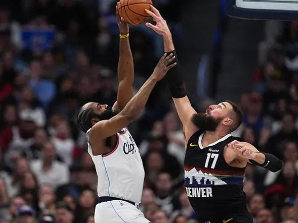 约基奇复出统治内线 掘金力克快船 强强对决背后的战术博弈与争议