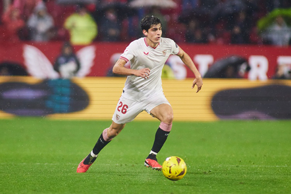 迪洛伦佐受伤引发后防警报，那不勒斯冬窗锁定扎帕/胡安卢