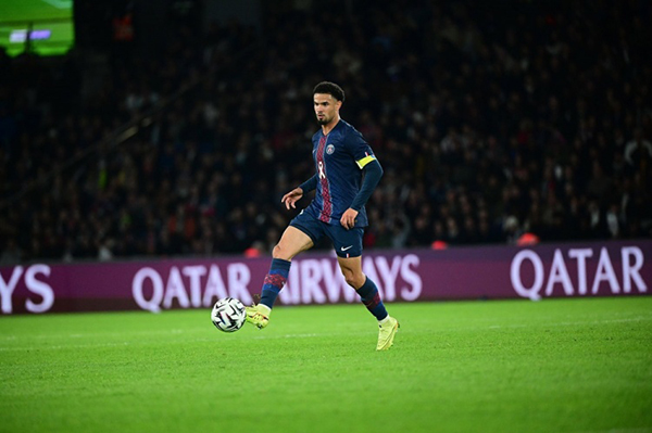 扎伊尔·埃梅里：享受巴黎每一分钟，自曝跑动对抗“还差火候”