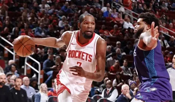 火箭连遭惨败提前投降 杜兰特31分难救主，黄蜂8连胜崛起